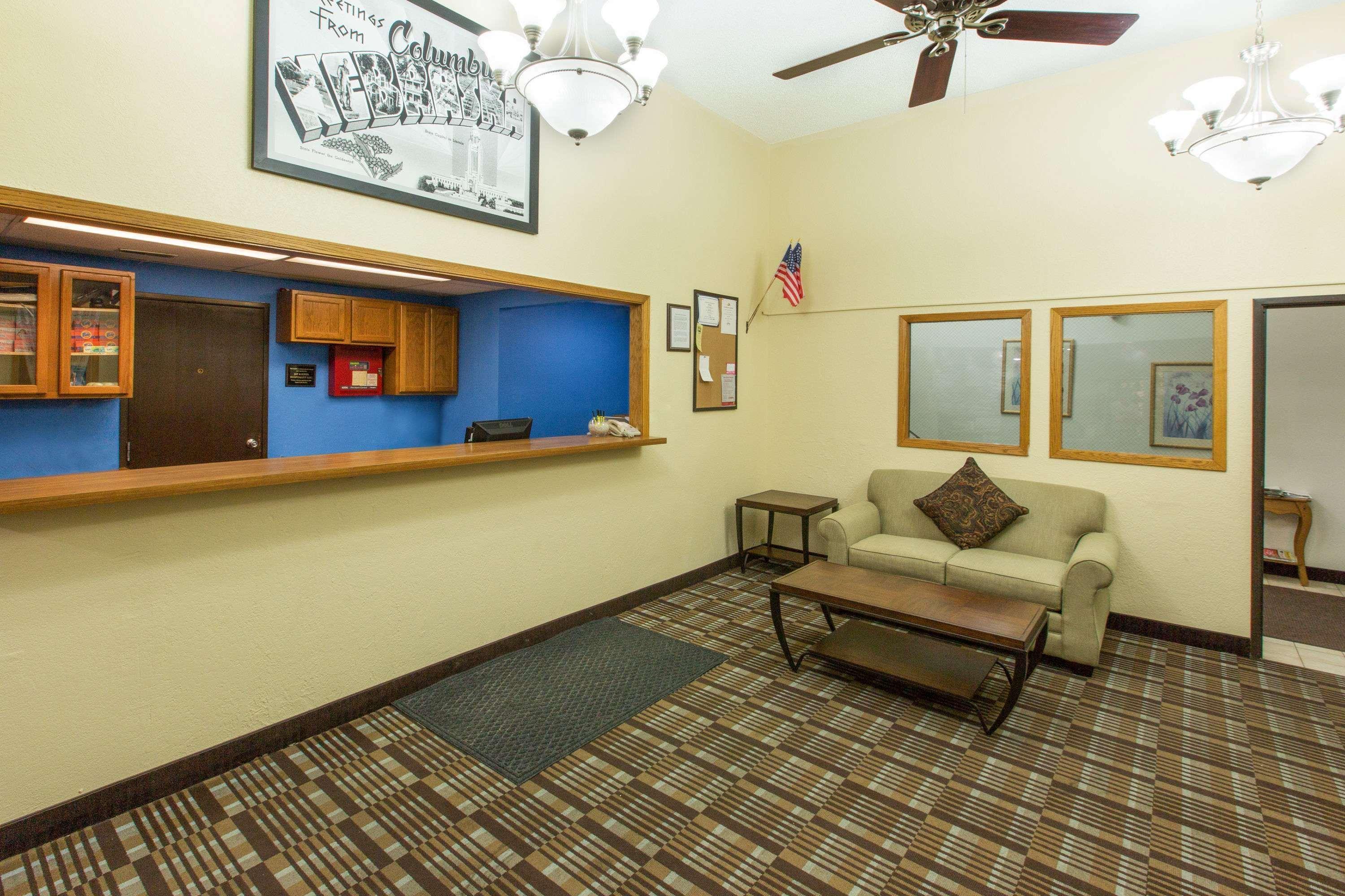 Super 8 By Wyndham Columbus Motel Exterior photo